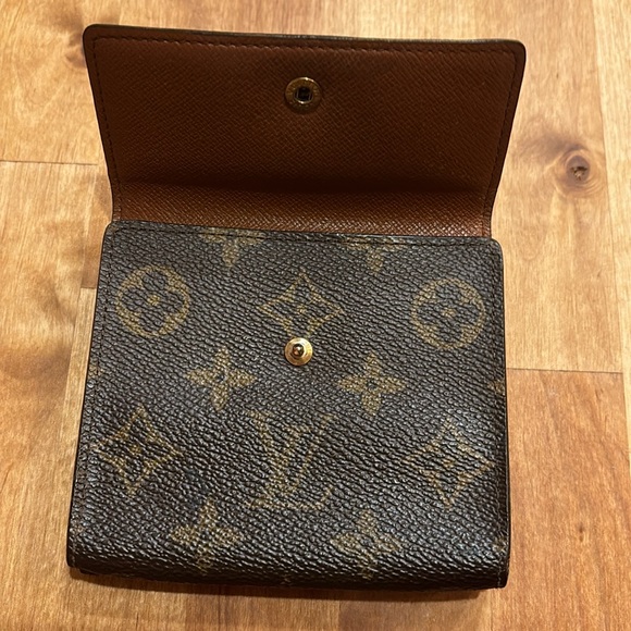 Louis Vuitton Men’s Wallet - Picture 2 of 8